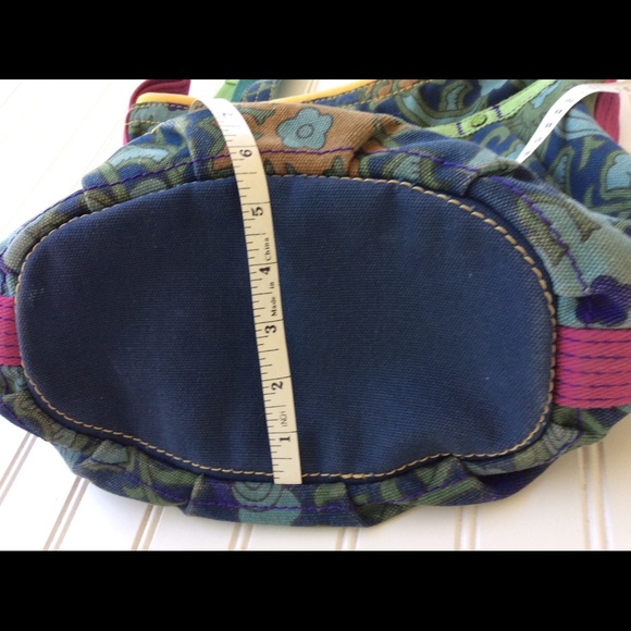 Lucky Brand 🍀 Vegan Boho Bucket Bag. - Picture 16 of 16